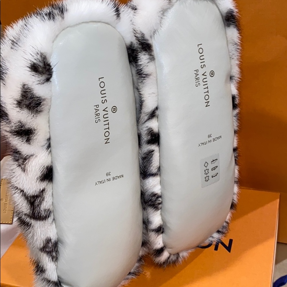 Louis Vuitton DREAMY FLAT LOAFER - Picture 4 of 7